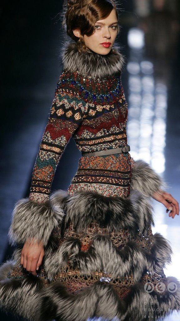 Thời trang cao cấp từ vải boucle trong BST Jean Paul Gaultier at Couture Fall 20063