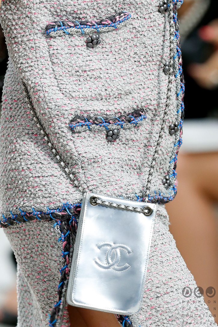 Thời trang cao cấp từ vải boucle trong BST Chanel spring 2014