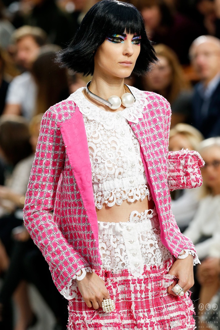 Thời trang cao cấp từ vải boucle trong BST Chanel spring 2014 2
