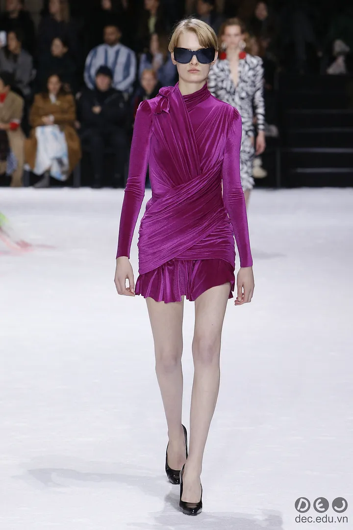 BS-thoi-trang -Ready-to-Wear -Balenciaga-Thu-Dong- 2018 10_zpst93qlh40.jpg