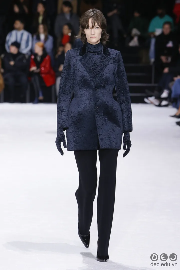 BS-thoi-trang -Ready-to-Wear -Balenciaga-Thu-Dong- 2018 12_zpsddfv2lf1.jpg