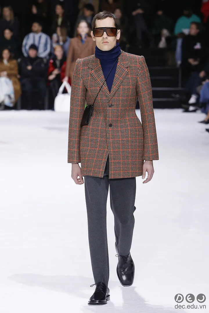 BS-thoi-trang -Ready-to-Wear -Balenciaga-Thu-Dong- 2018 22_zps066khpfj.jpg