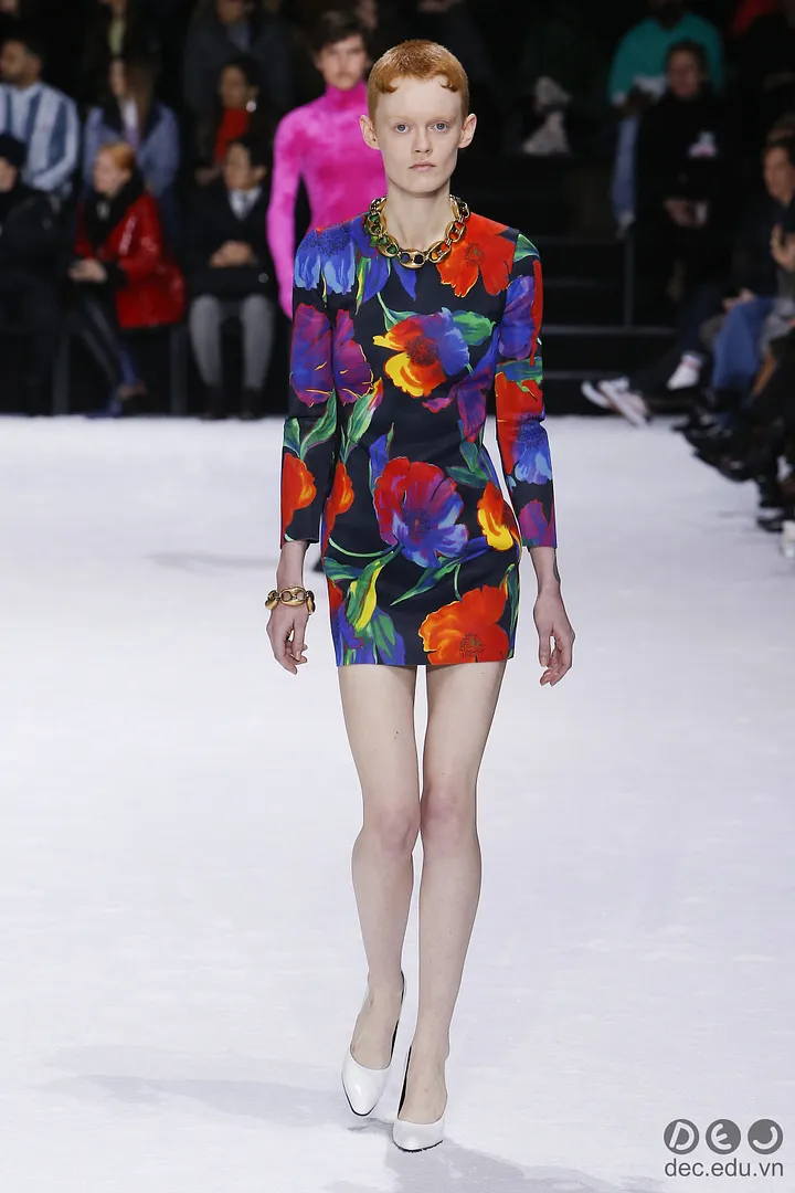 BS-thoi-trang -Ready-to-Wear -Balenciaga-Thu-Dong- 2018 5_zpsuey2yoww.jpg
