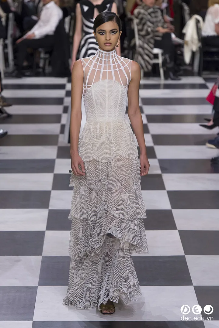 BST-thoi-trang-Dioir-xuan-2018-Couture 15_zpsv79siaon.jpg