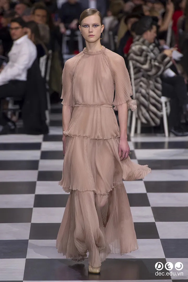 BST-thoi-trang-Dioir-xuan-2018-Couture 41_zpshyhquye0.jpg