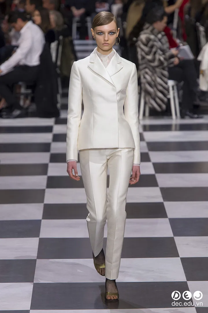 BST-thoi-trang-Dioir-xuan-2018-Couture 65_zpspa9rrmfk.jpg