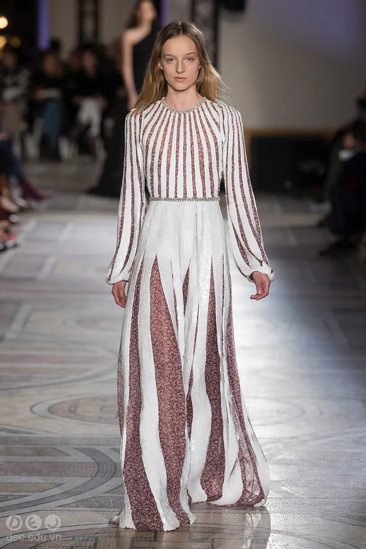 BST-thoi-trang-Giambattista-Xuan-2018-couture 21_zpsclp3adhk.jpg