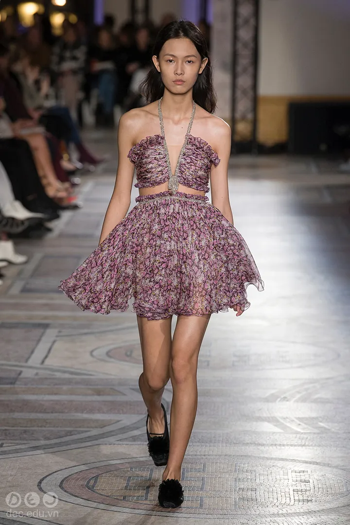 BST-thoi-trang-Giambattista-Xuan-2019-couture 15_zpsk4nklh0x.jpg