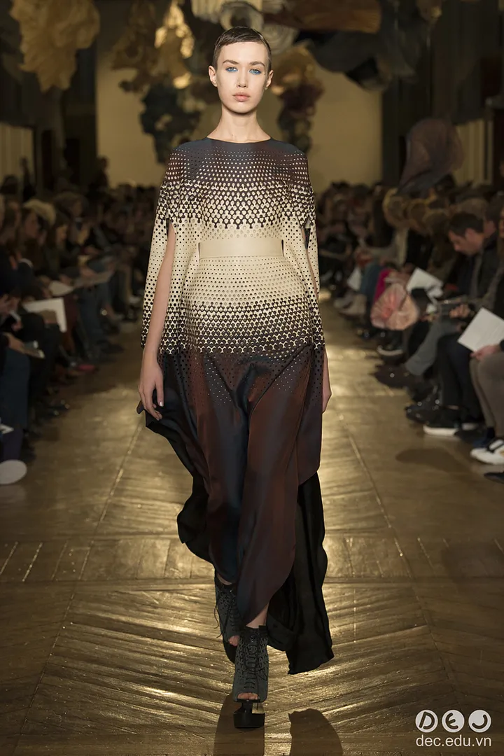 BST-thoi-trang-Iris-van-Herpen-Xuan-2018-Couture 11_zpsxy4g6cwx.jpg