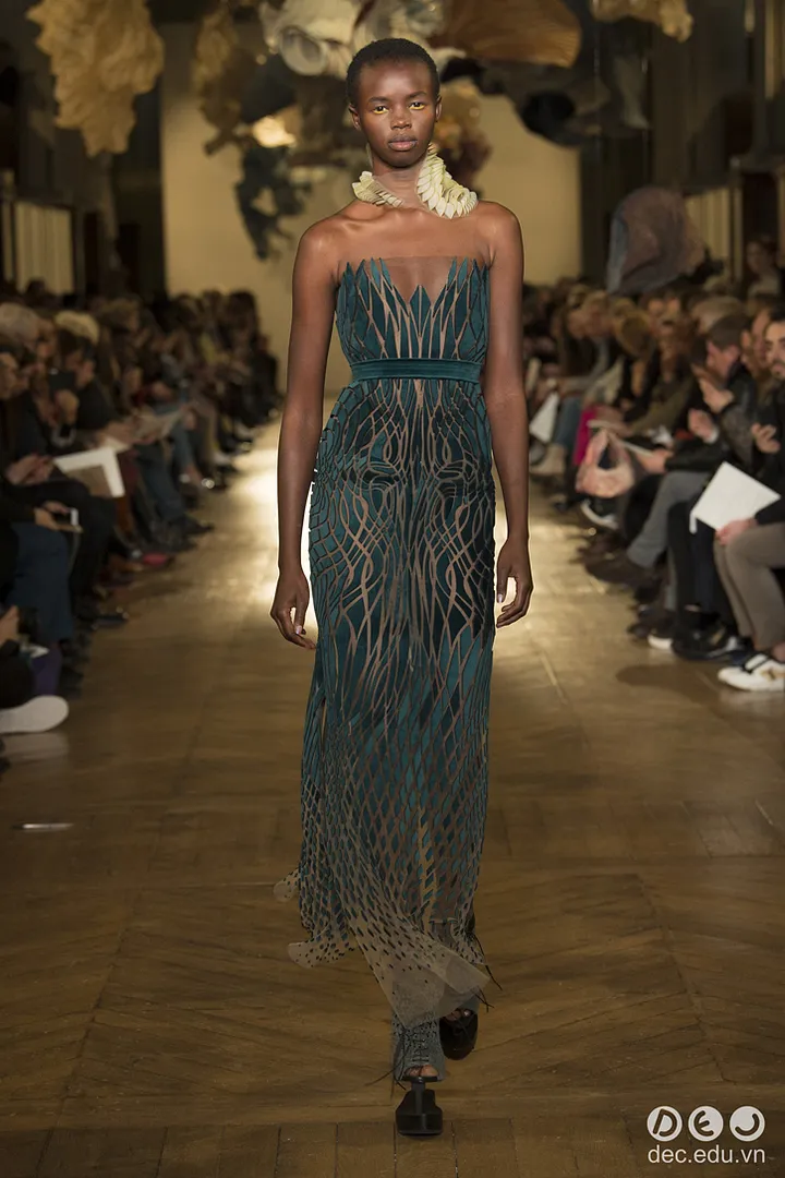 BST-thoi-trang-Iris-van-Herpen-Xuan-2018-Couture 17_zpsytcdo6x5.jpg