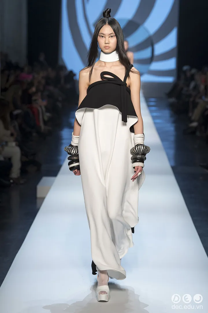 BST-thoi-trang-Jean-Paul-Gaultier-Xuan-2018-Couture 36_zpswkk7ryea.jpg