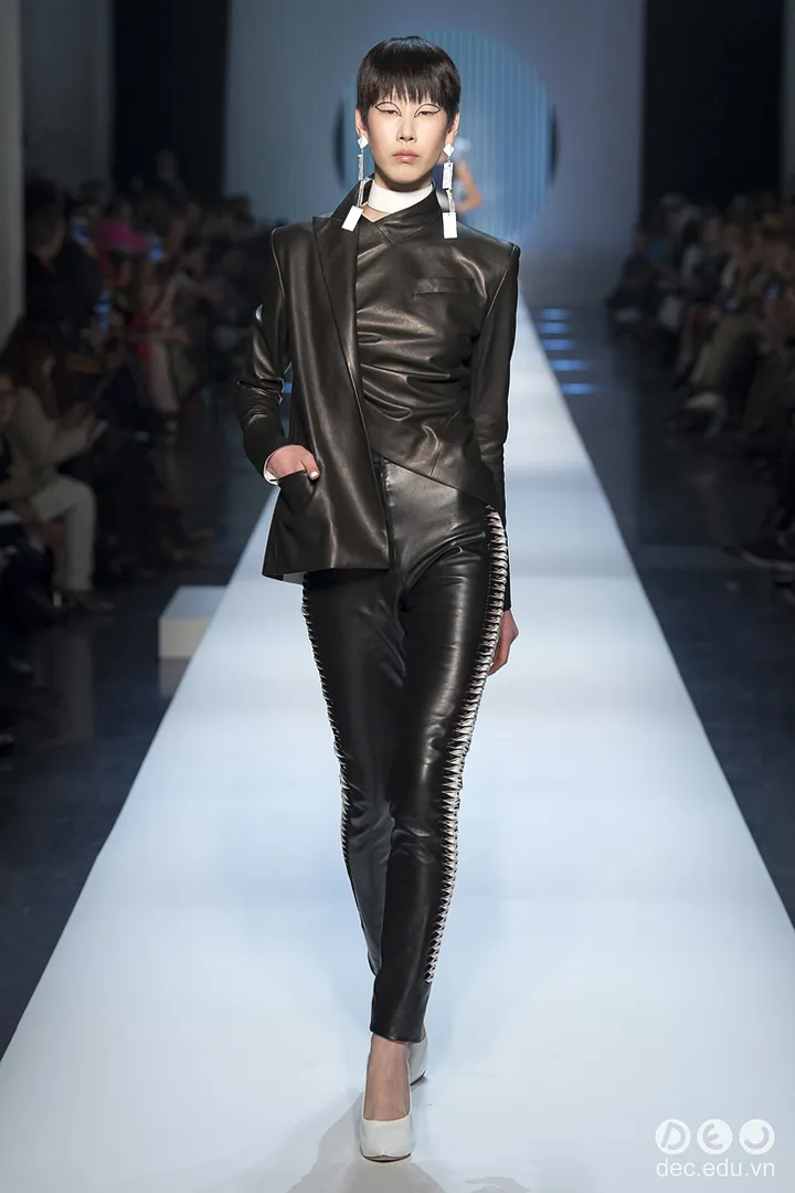 BST-thoi-trang-Jean-Paul-Gaultier-Xuan-2018-Couture 6_zpspvlvccfr.jpg