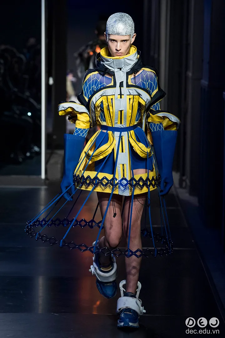 BST-thoi-trang-Maison-Margiela-Xuan-2018-Couture   21_zpspdrygdz8.jpg