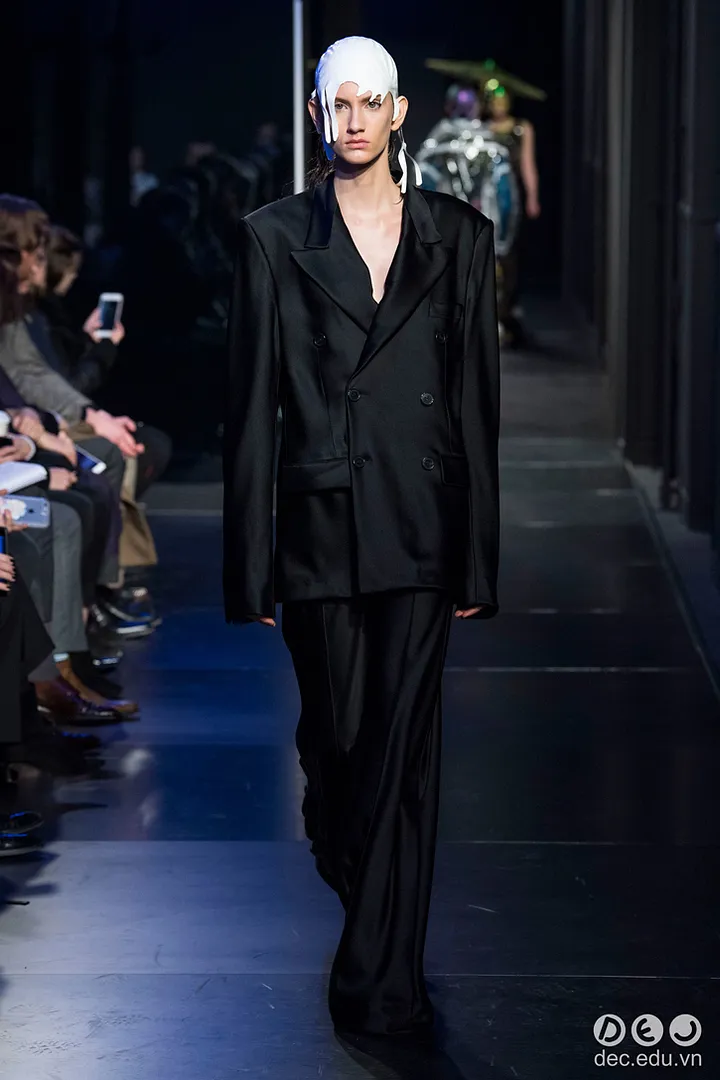 BST-thoi-trang-Maison-Margiela-Xuan-2018-Couture   30_zpshj69xdbi.jpg