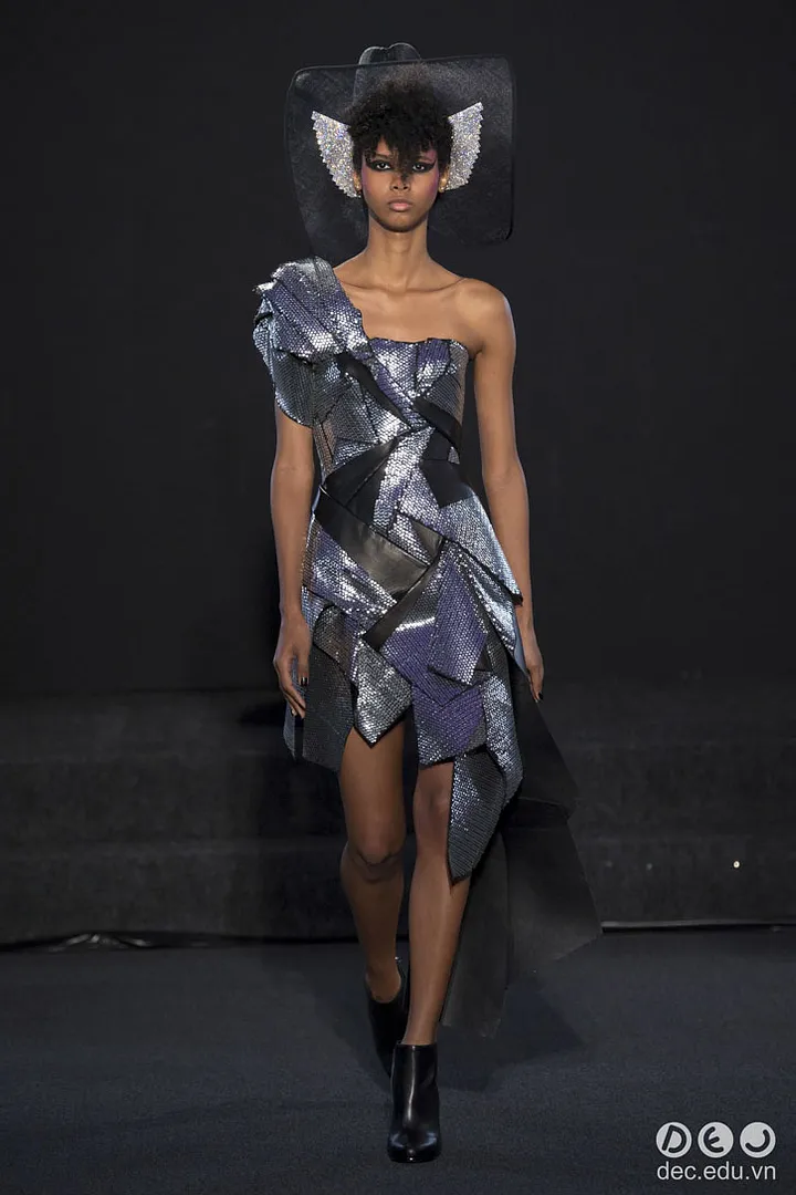 BST-thoi-trang-Ronald-van-der-kemp-Xuan-2018-couture 10_zpscadymtso.jpg