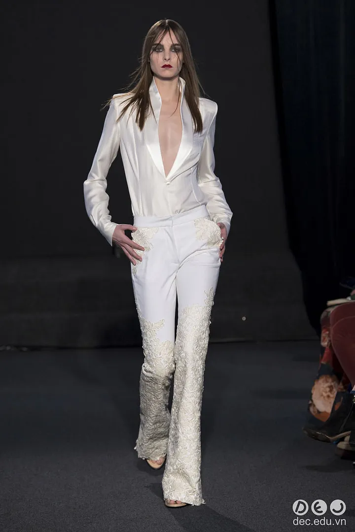  BST-thoi-trang-Ronald-van-der-kemp-Xuan-2018-couture 14_zpsonbzq1re.jpg