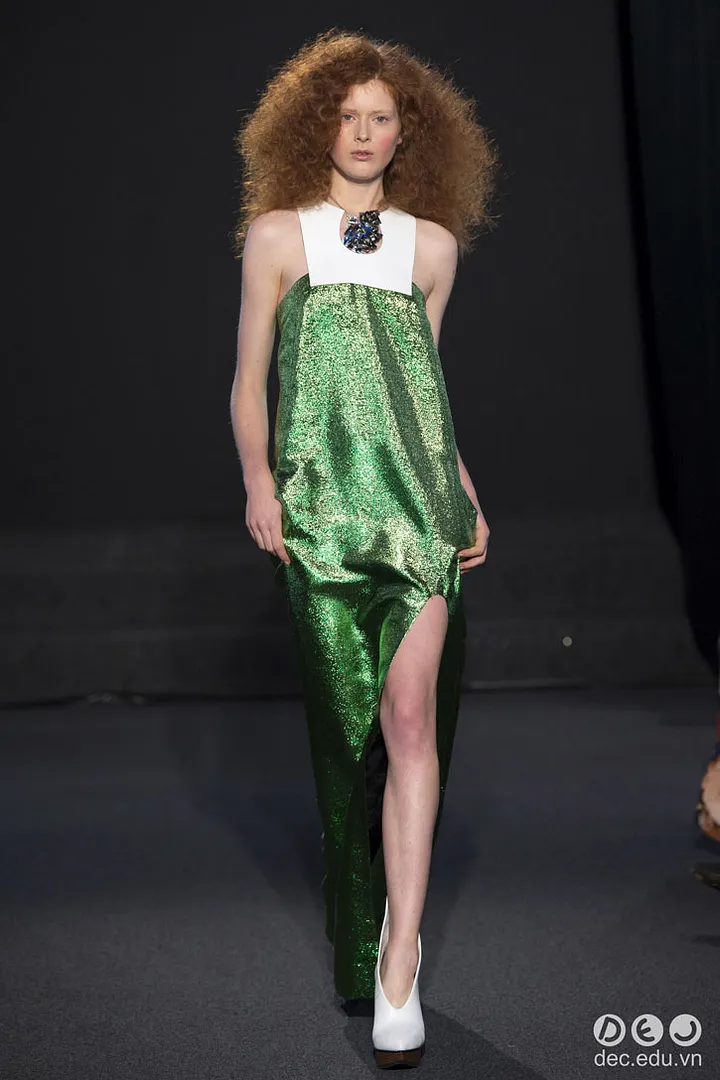 BST-thoi-trang-Ronald-van-der-kemp-Xuan-2018-couture 24_zps5zb0l3ao.jpg