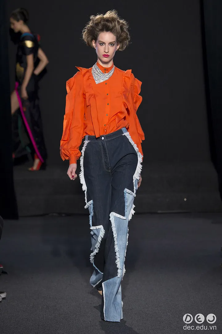 BST-thoi-trang-Ronald-van-der-kemp-Xuan-2018-couture 25_zpstaq0itl9.jpg