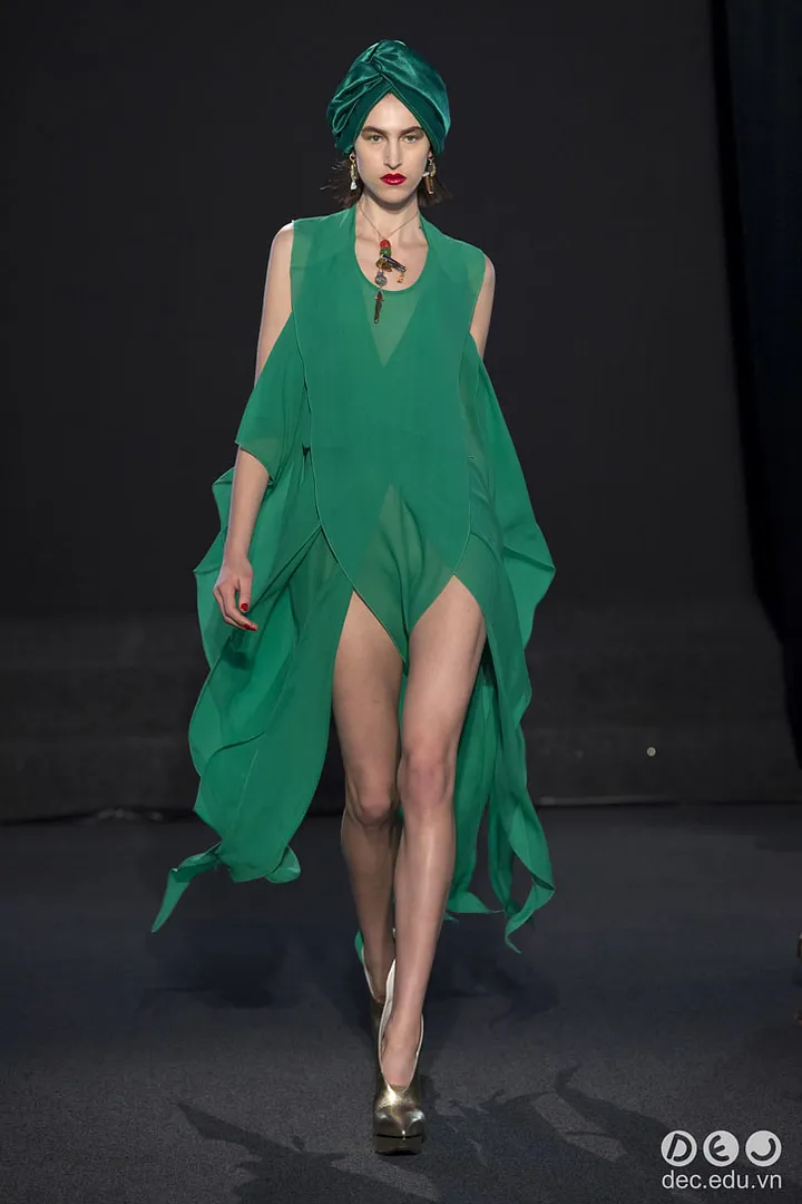 BST-thoi-trang-Ronald-van-der-kemp-Xuan-2018-couture 31_zpsyrhkhotq.jpg