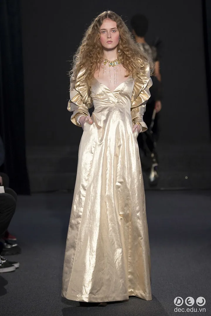 BST-thoi-trang-Ronald-van-der-kemp-Xuan-2018-couture 33_zpsdxej0jhu.jpg