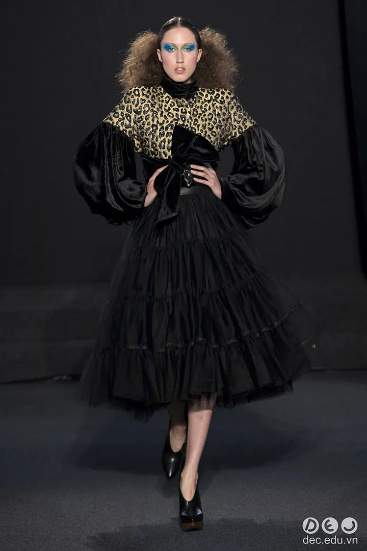 BST-thoi-trang-Ronald-van-der-kemp-Xuan-2018-couture 3_zpsqvu3goav.jpg