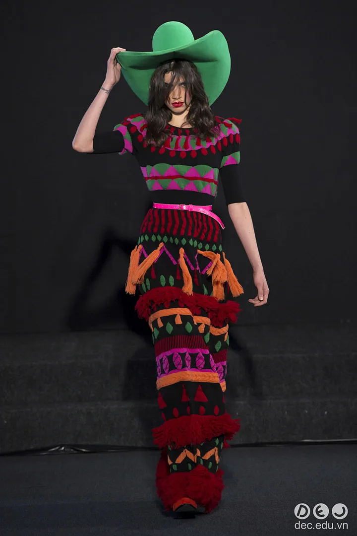 BST-thoi-trang-Ronald-van-der-kemp-Xuan-2018-couture 6_zpsx7matg1o.jpg