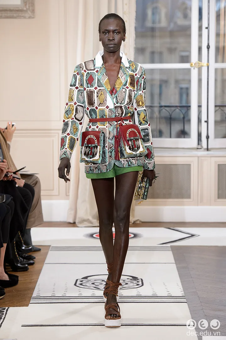  BST-thoi-trang-Schiaparelli-Xuan-2018-Couture 8_zpszjummdfb.jpg