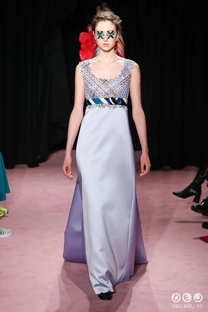 BST-thoi-trang-Viktor-amp-Rolf-Xuan-2018-Couture 14_zpsnz1lzfov.jpg