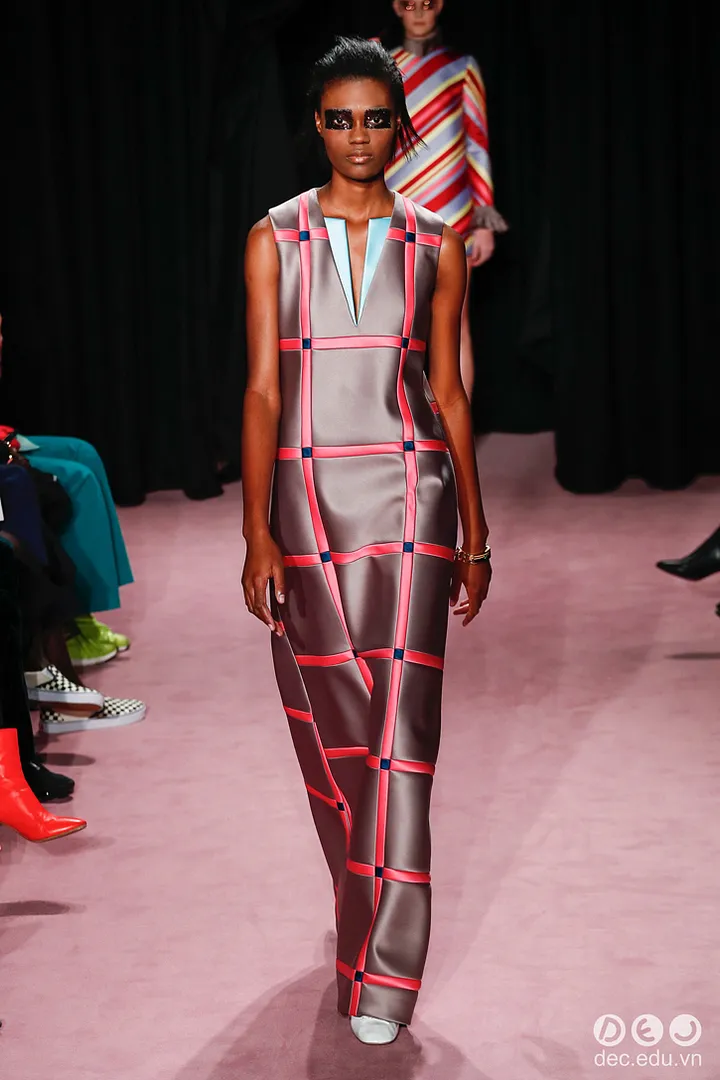 BST-thoi-trang-Viktor-amp-Rolf-Xuan-2018-Couture 15_zps4se42bxo.jpg