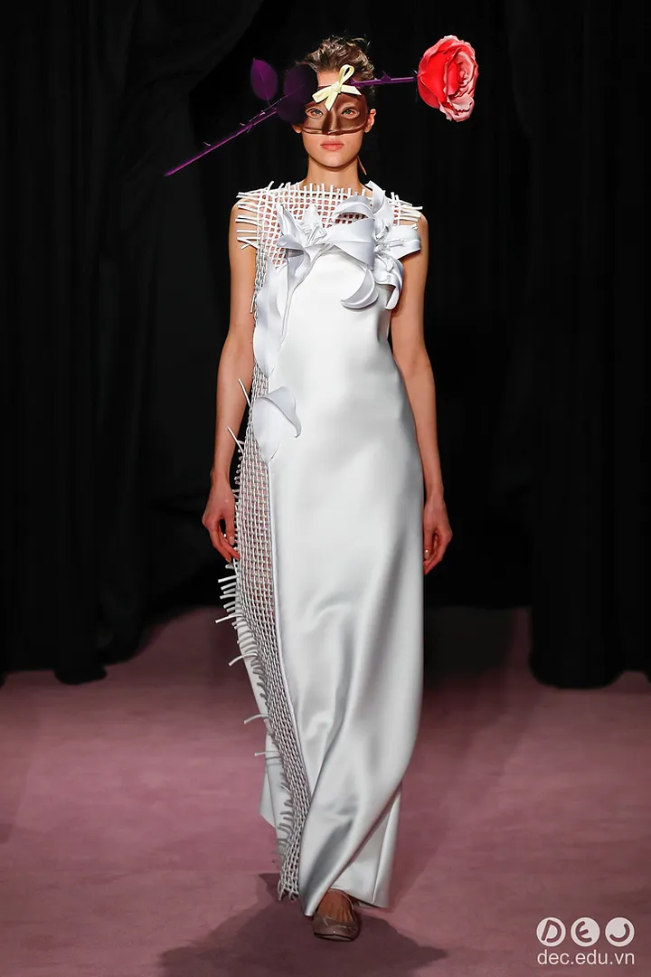 BST-thoi-trang-Viktor-amp-Rolf-Xuan-2018-Couture 21_zpsiqdsxucn.jpg