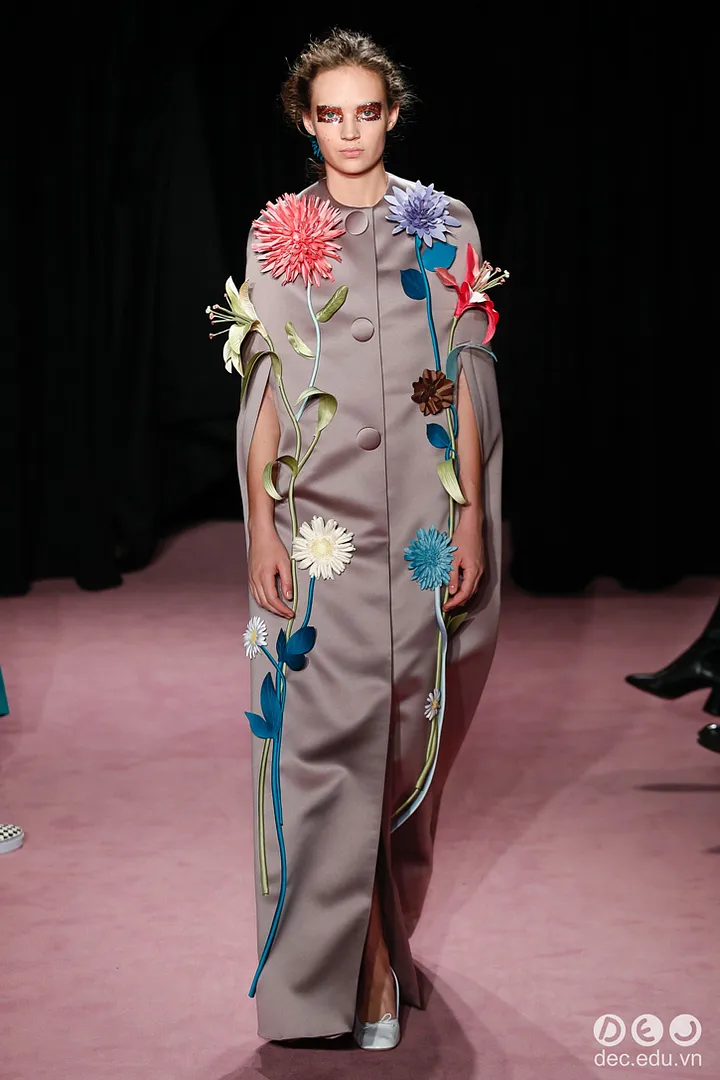 BST-thoi-trang-Viktor-amp-Rolf-Xuan-2018-Couture 22_zps86ony1rx.jpg