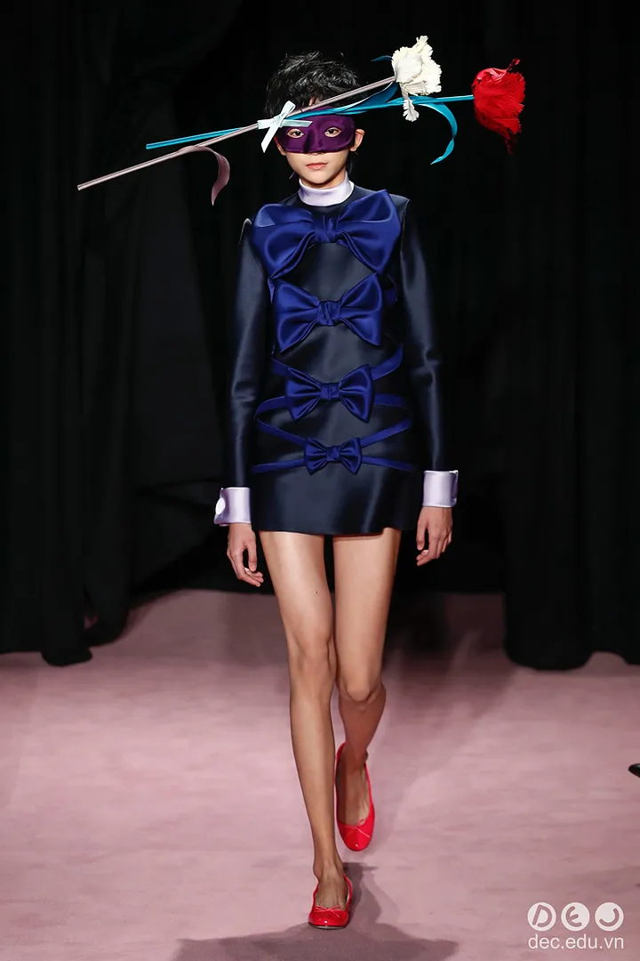  photo BST-thoi-trang-Viktor-amp-Rolf-Xuan-2018-Couture 7_zpsu0drhkab.jpg