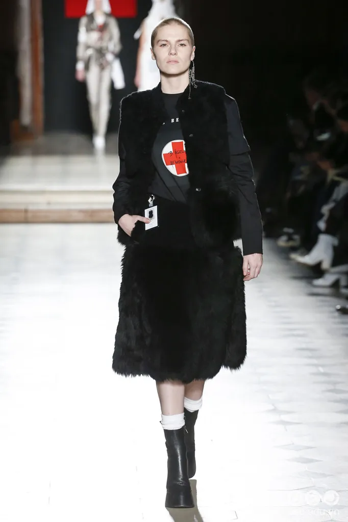 BST-thoi-trang-a-f-vandervorst-Xuan-2018-couture 18_zpsu8nsmqlk.jpg