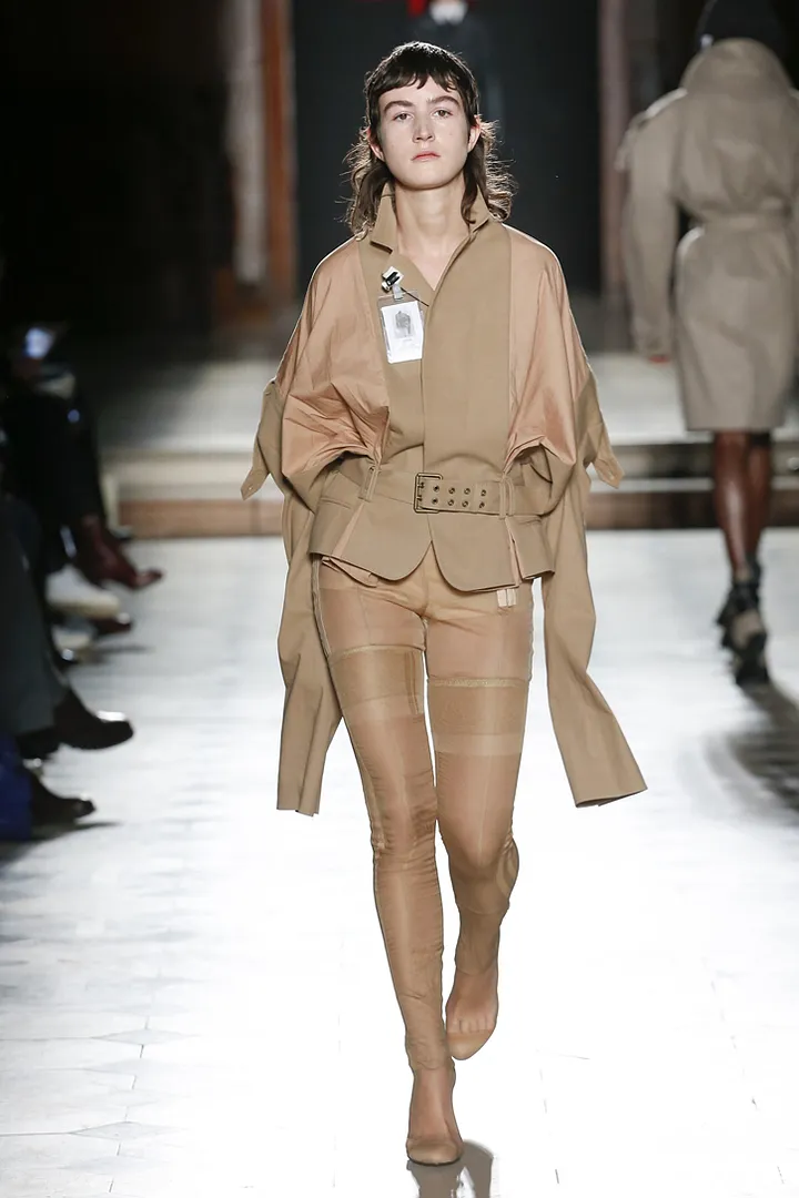 BST-thoi-trang-a-f-vandervorst-Xuan-2018-couture 23_zpswijpa28s.jpg