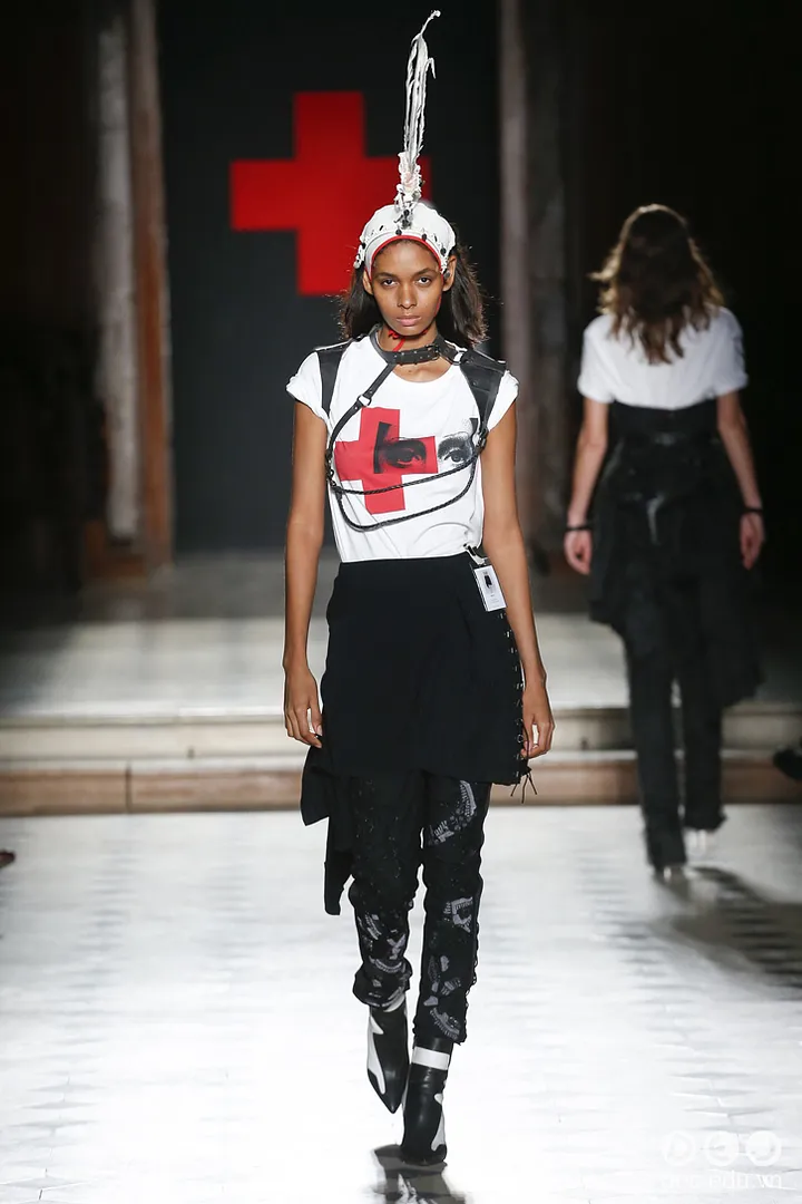 BST-thoi-trang-a-f-vandervorst-Xuan-2018-couture 27_zpsdh9756kf.jpg