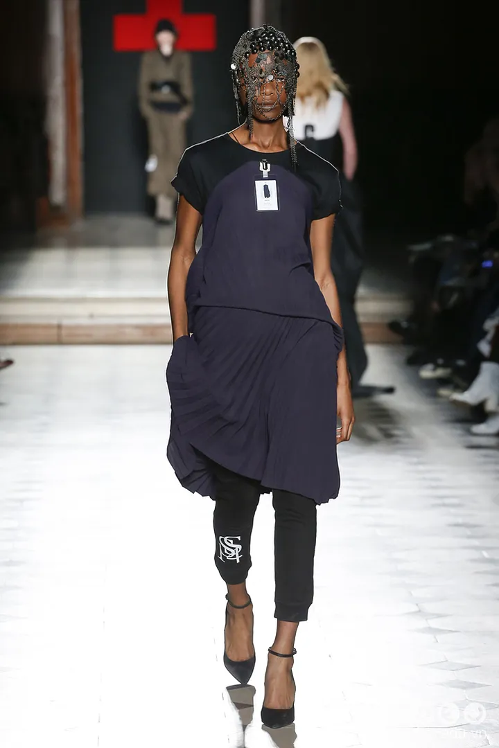 BST-thoi-trang-a-f-vandervorst-Xuan-2018-couture 31_zpsx4tqr3mv.jpg