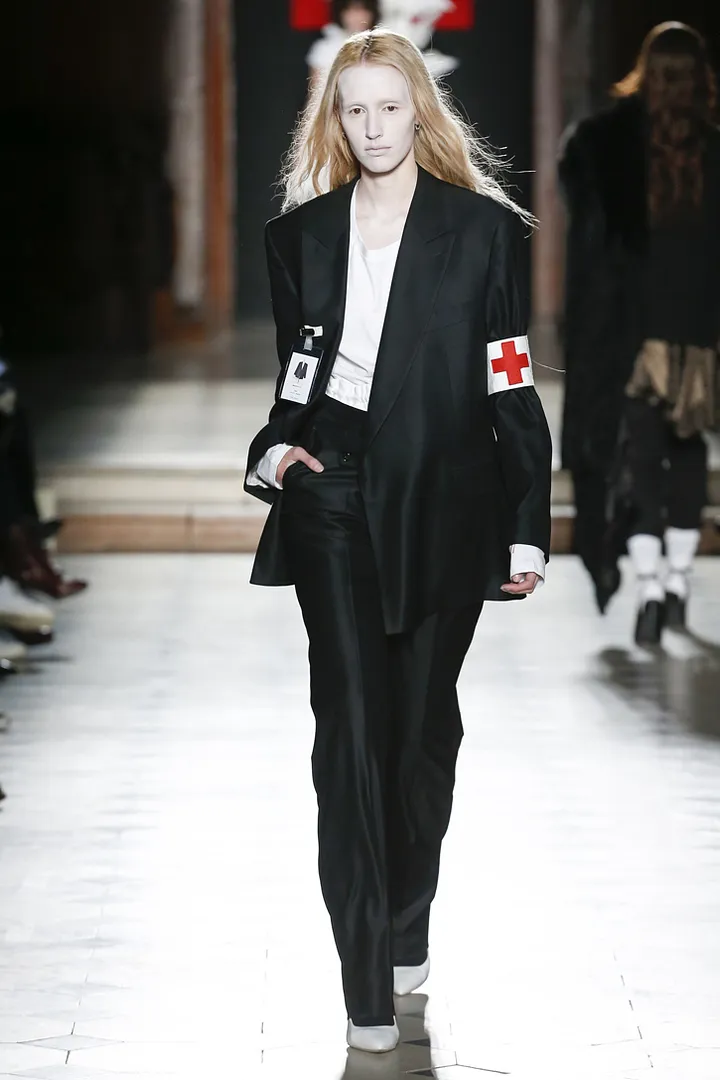 BST-thoi-trang-a-f-vandervorst-Xuan-2018-couture 37_zpsvgfjqfx9.jpg