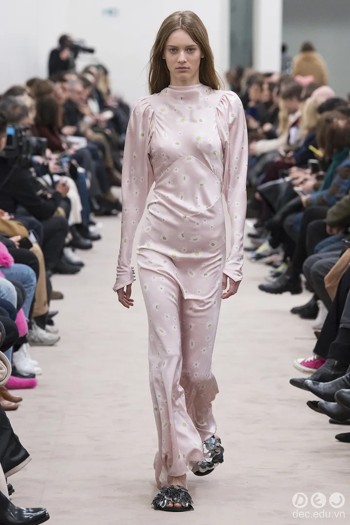 BST-thoi-trang-ready-to-wear-paco-rabanne-thu-dong-2018 35_zps9cgtuket.jpg