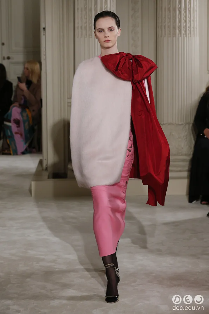 BST-thoi-trang-valentino-Xuan-2018-Couture 18_zpsi3c7gvqa.jpg