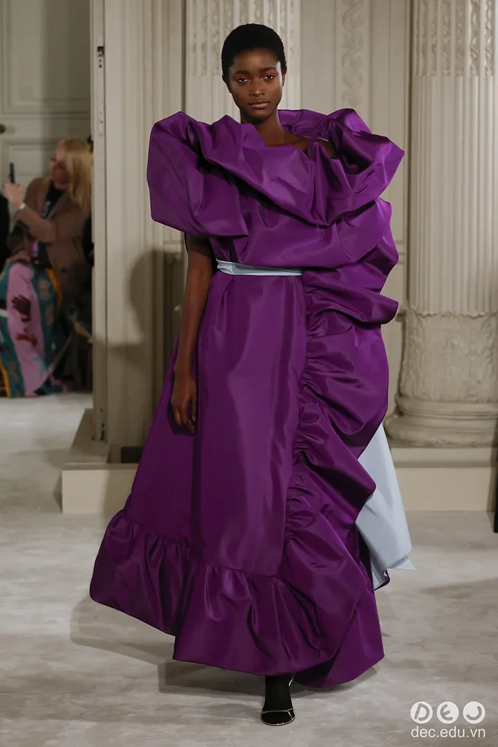  photo BST-thoi-trang-valentino-Xuan-2018-Couture 23_zpskuqzyytc.jpg