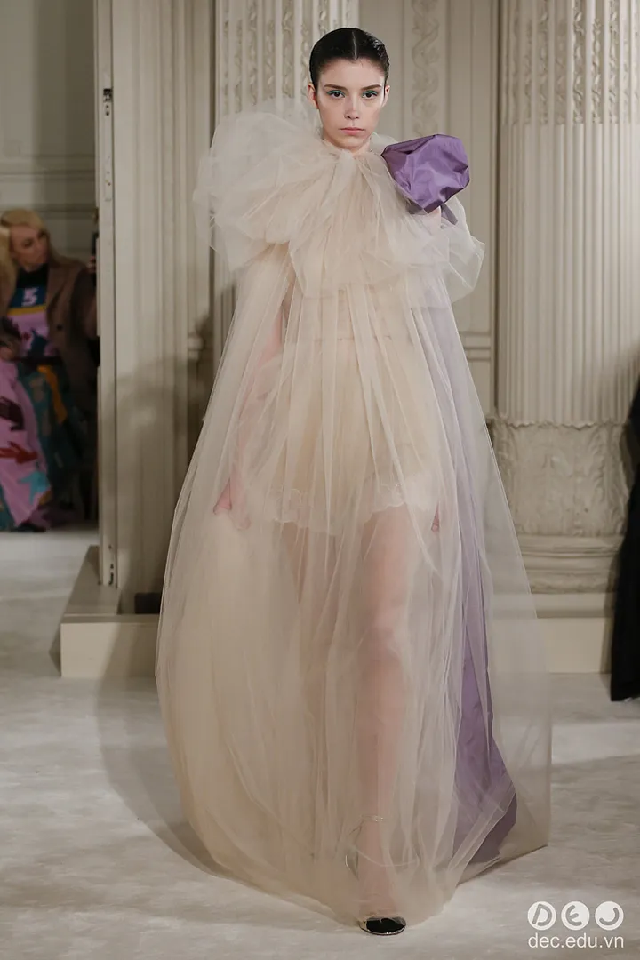 BST-thoi-trang-valentino-Xuan-2018-Couture 59_zps4jj12cgm.jpg