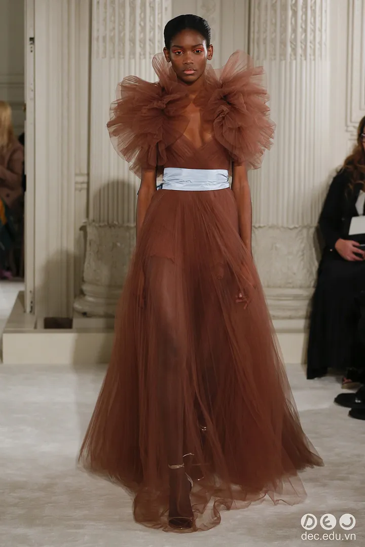 BST-thoi-trang-valentino-Xuan-2018-Couture 61_zpsqc8cw0zf.jpg