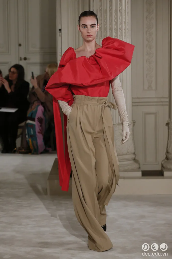 BST-thoi-trang-valentino-Xuan-2018-Couture 8_zpsnnc7g8a1.jpg