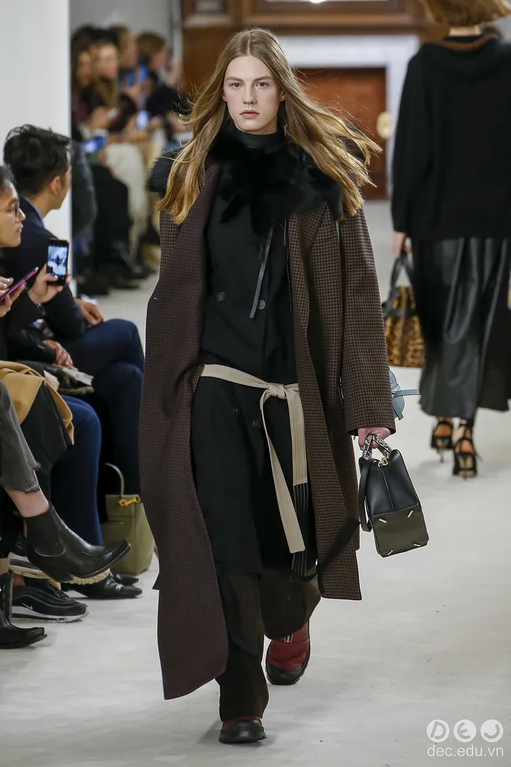 BST-thoi-trang -Ready-to-Wear -Loewe-Thu-Dong- 2018 14_zpsgftp4whv.jpg