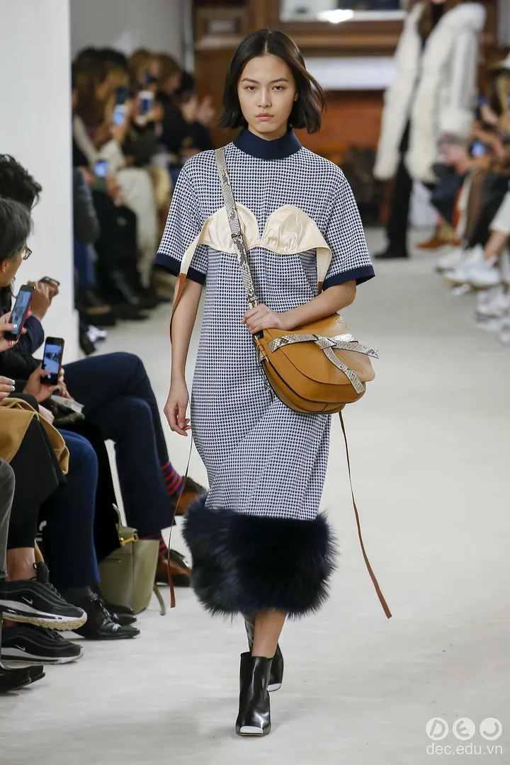 BST-thoi-trang -Ready-to-Wear -Loewe-Thu-Dong- 2018 1_zps7hvxuoia.jpg