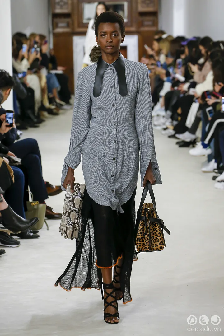 BST-thoi-trang -Ready-to-Wear -Loewe-Thu-Dong- 2018 8_zps94moaad4.jpg