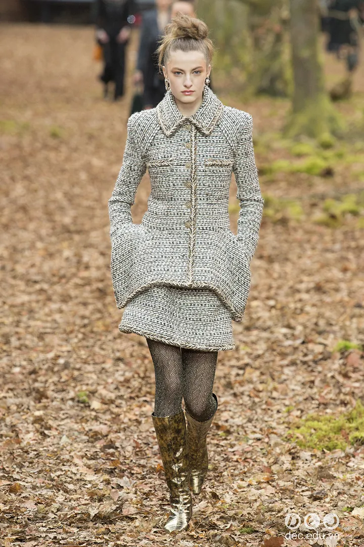 bst-thoi-trang-ready-to-wear-chanel-thu-dong-2018 13_zpsefo9hw5d.jpg
