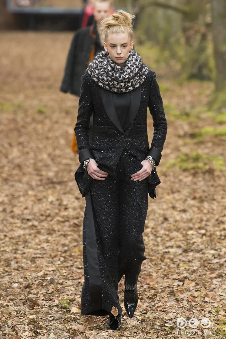 bst-thoi-trang-ready-to-wear-chanel-thu-dong-2018 16_zpsnntq0u0e.jpg