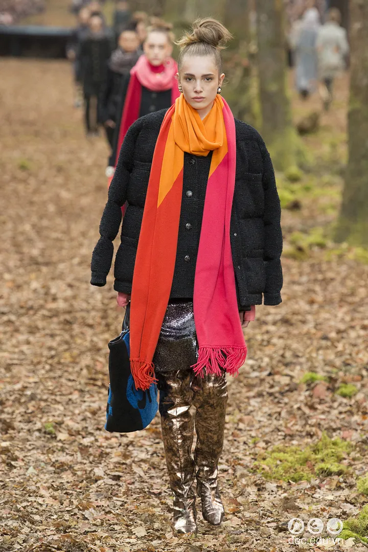 bst-thoi-trang-ready-to-wear-chanel-thu-dong-2018 18_zpsodgwl72e.jpg