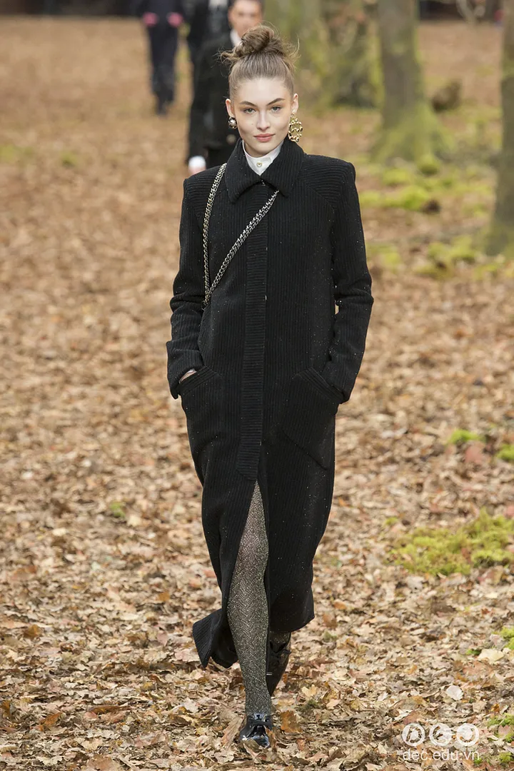  photo bst-thoi-trang-ready-to-wear-chanel-thu-dong-2018 1_zpsdks4rvuu.jpg